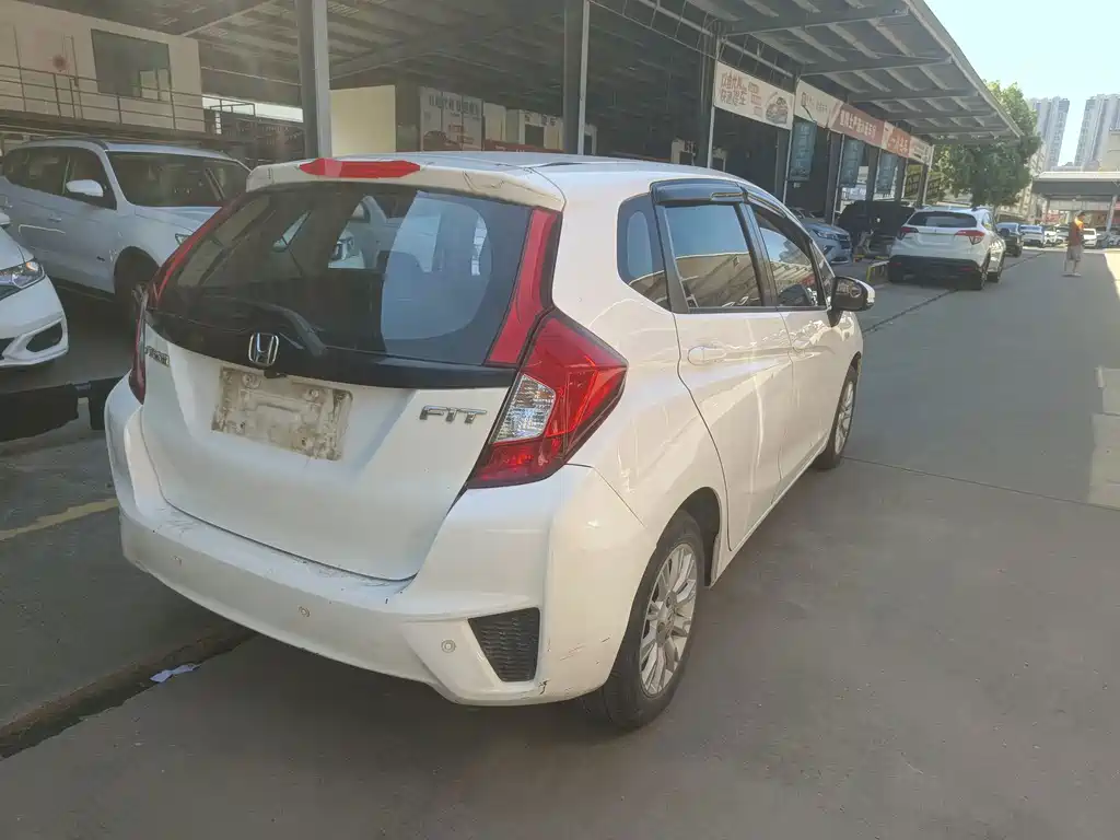 Honda Fit — миниатюра 10