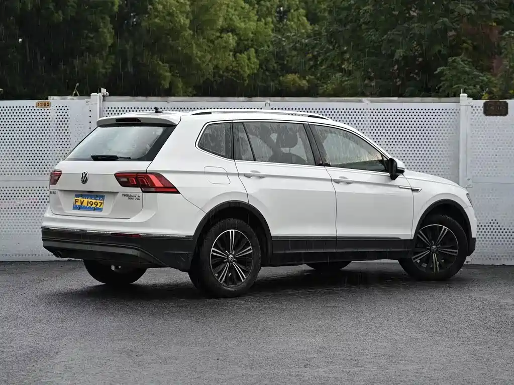 Volkswagen Tiguan L — миниатюра 7