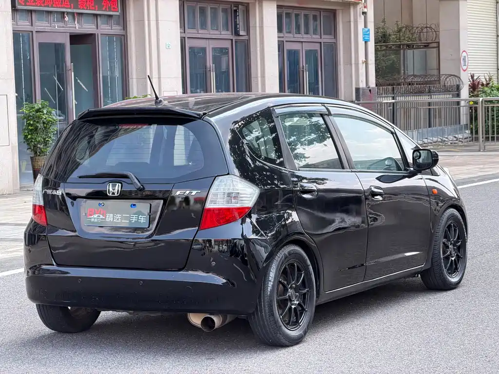 Honda Fit — миниатюра 7