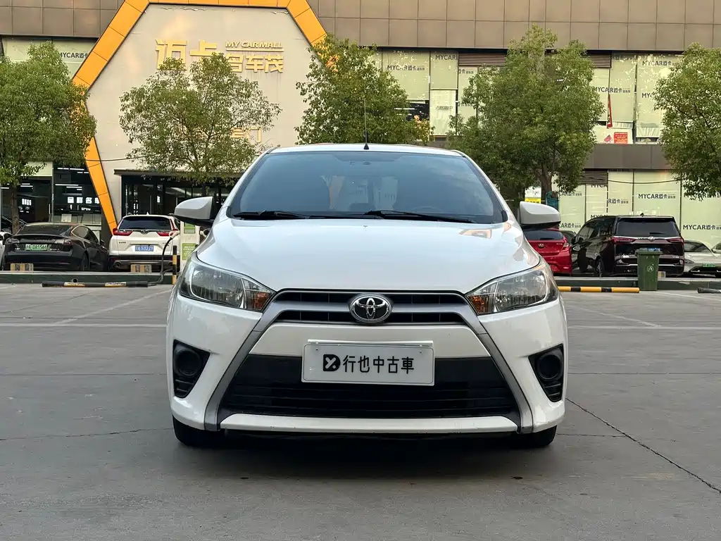 Toyota Yaris L — миниатюра 2