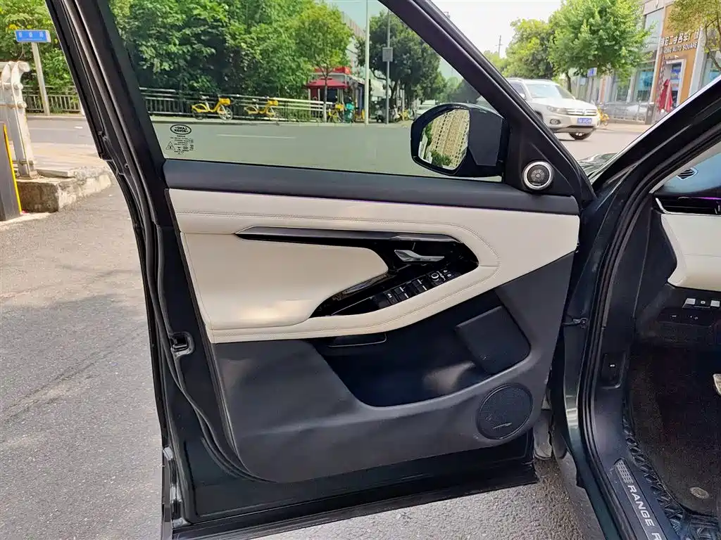 Land Rover Range Rover Evoque 2021 L 249PS R-Dynamic First edition