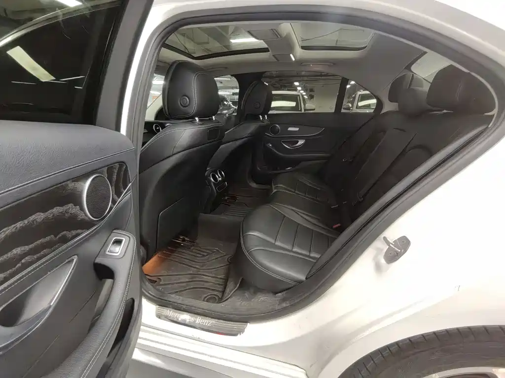 Mercedes-Benz C-Class — миниатюра 9