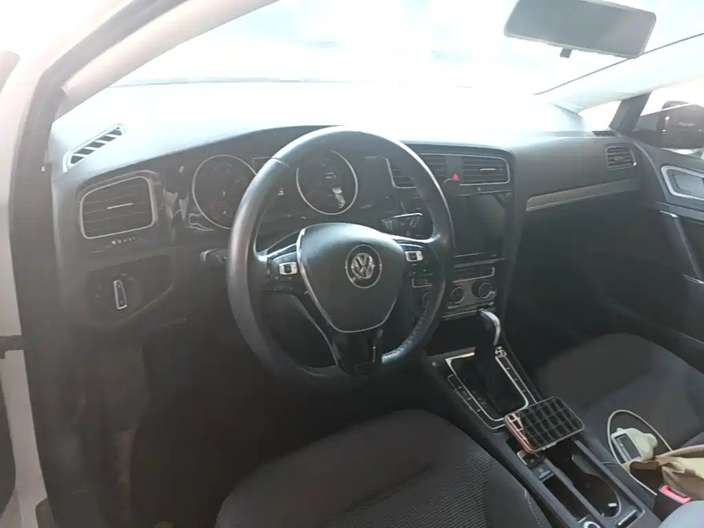 Volkswagen Golf — миниатюра 10