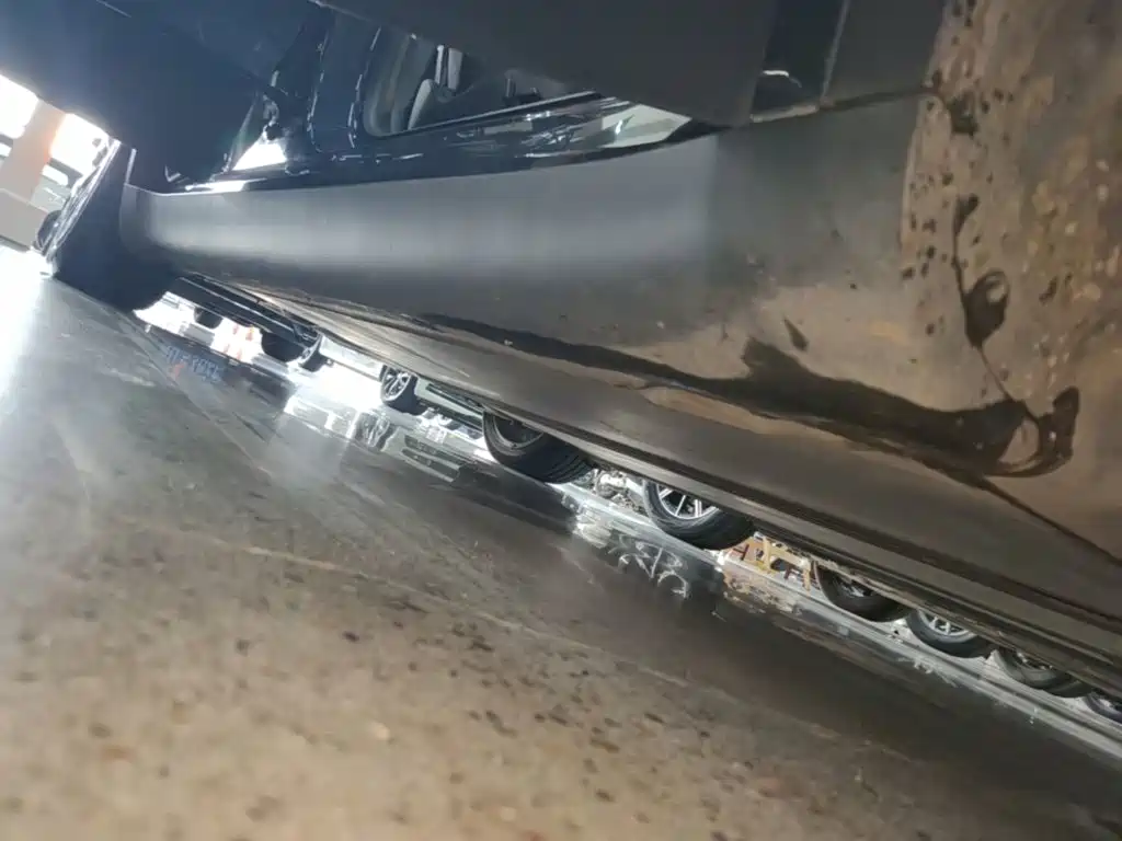 Tesla Model Y — миниатюра 21
