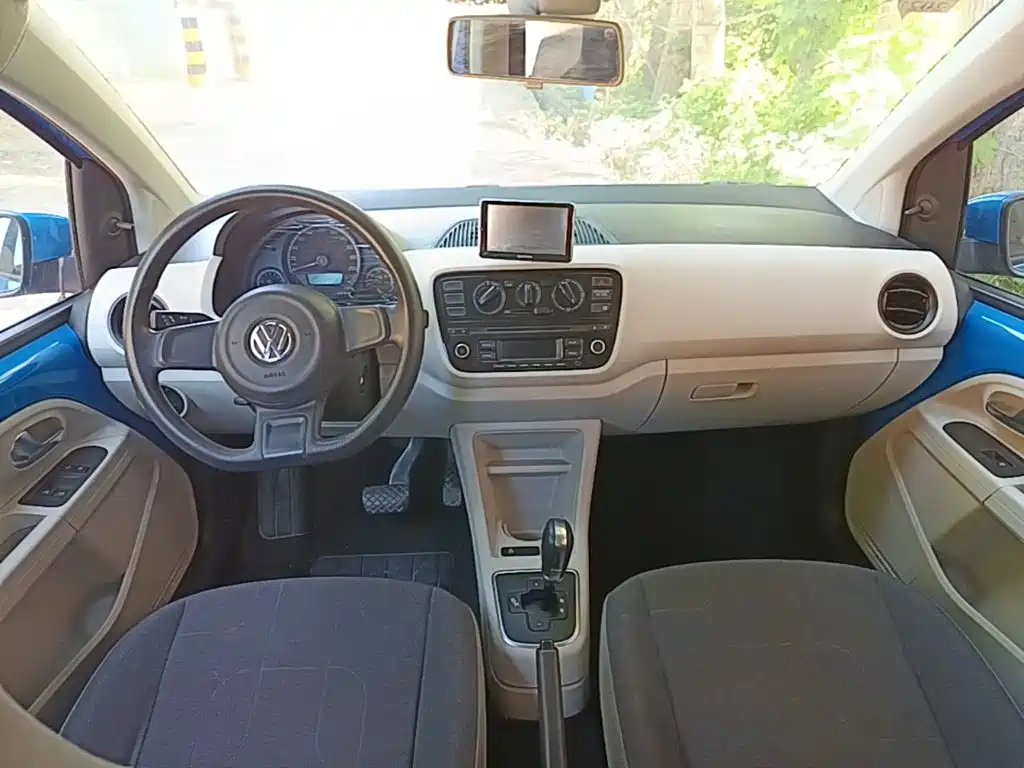 Volkswagen up! — миниатюра 10