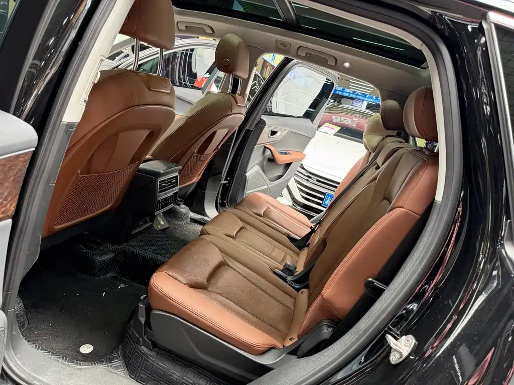 Audi Q7 — миниатюра 11