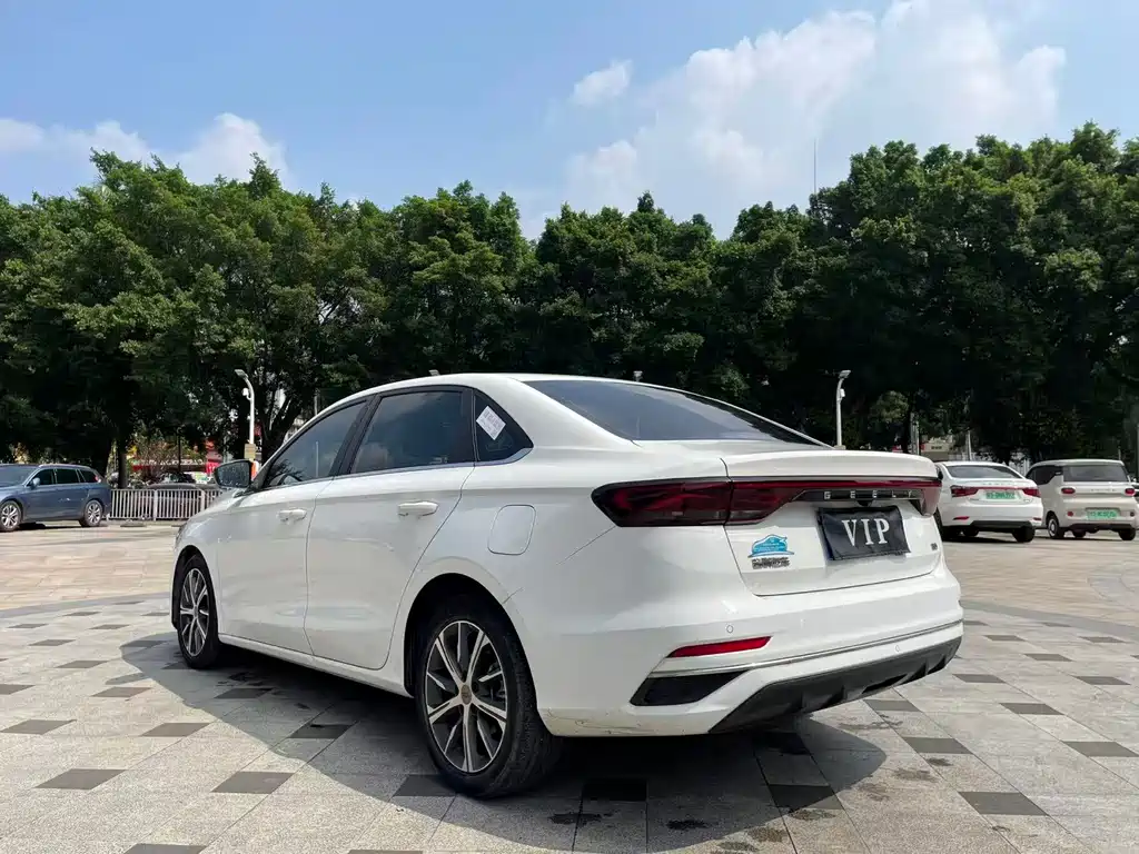 Geely Emgrand — миниатюра 5