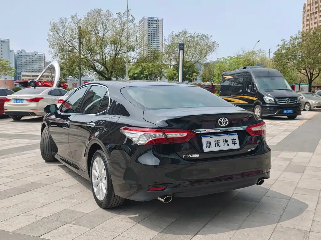 TOYOTA CAMRY