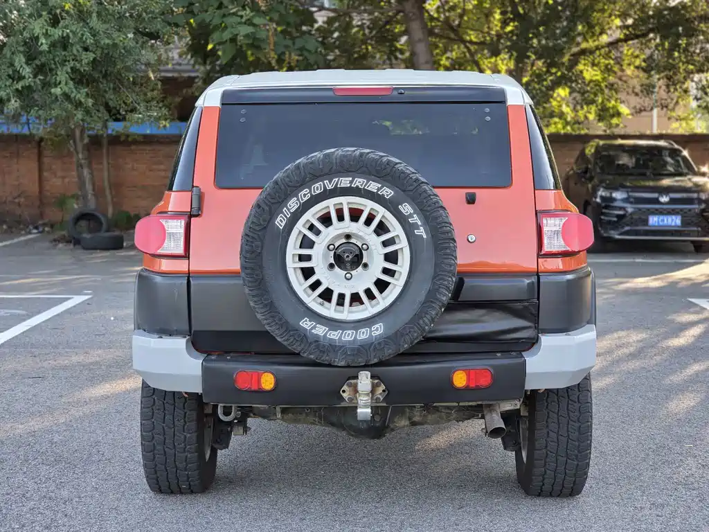 Toyota FJ Cruiser — миниатюра 5