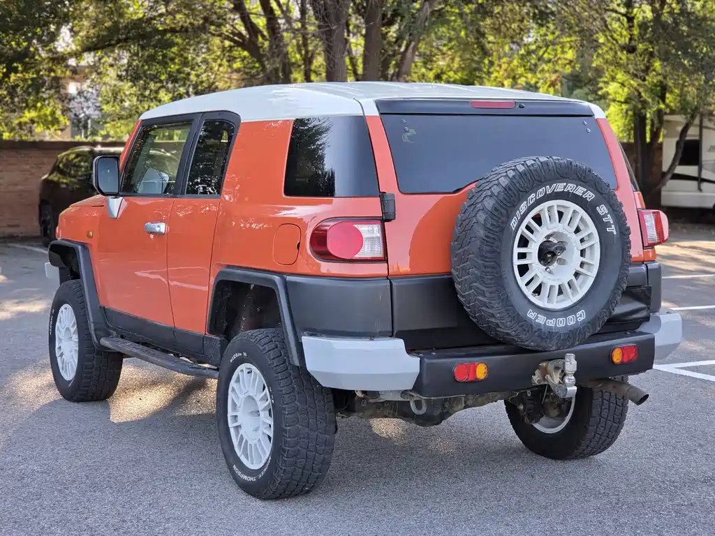 Toyota FJ Cruiser — миниатюра 4