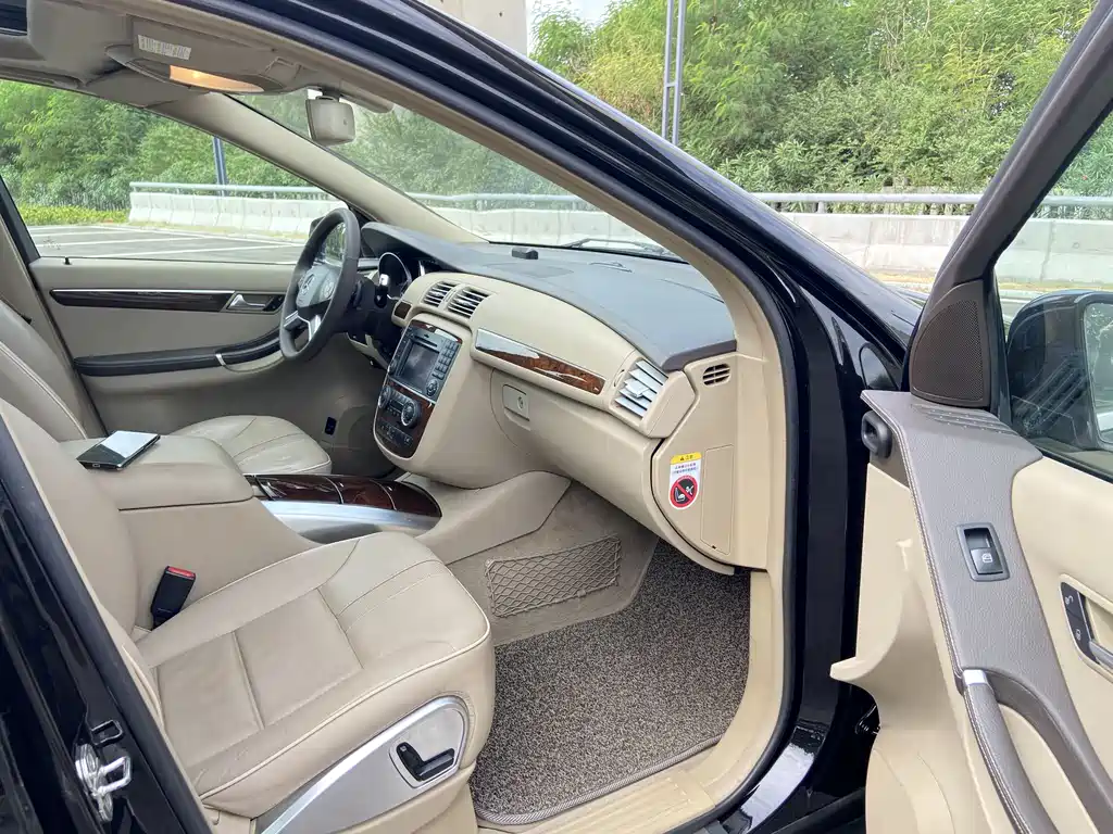 Mercedes-Benz R 2011 R 350 L 4MATIC