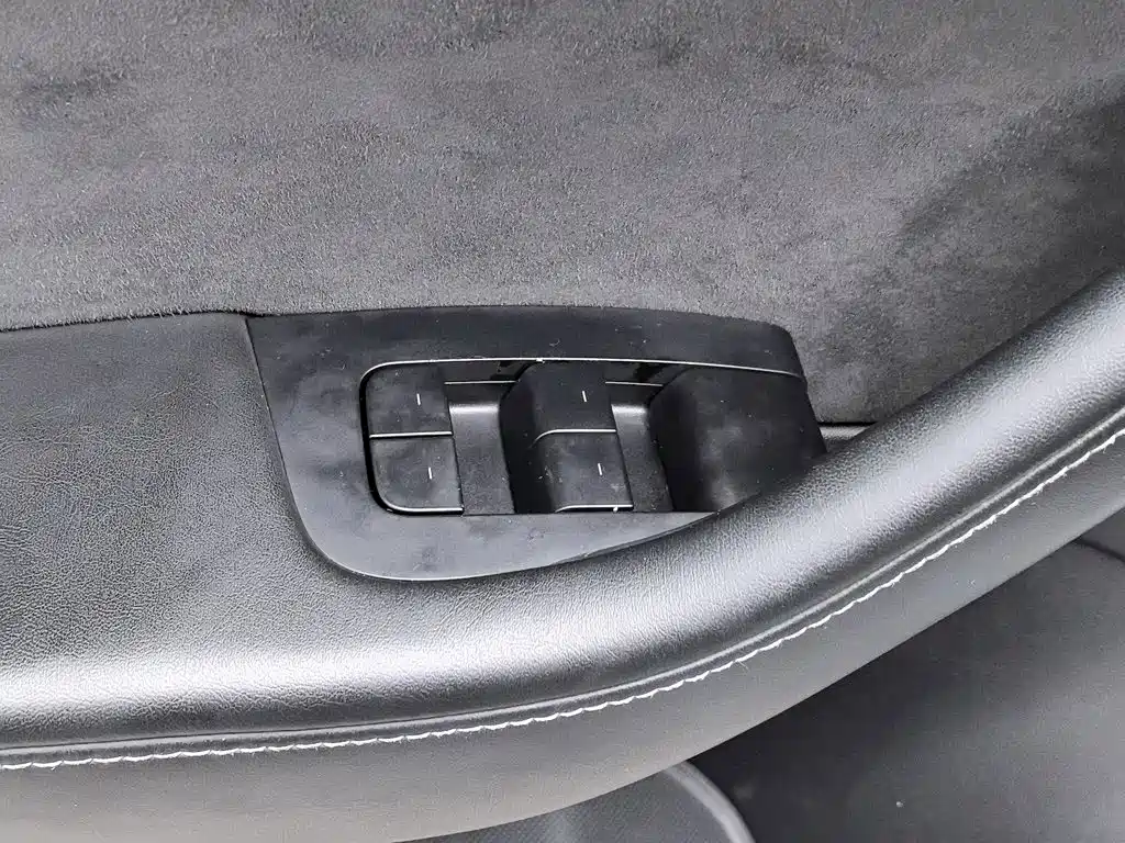Tesla Model 3 — миниатюра 9