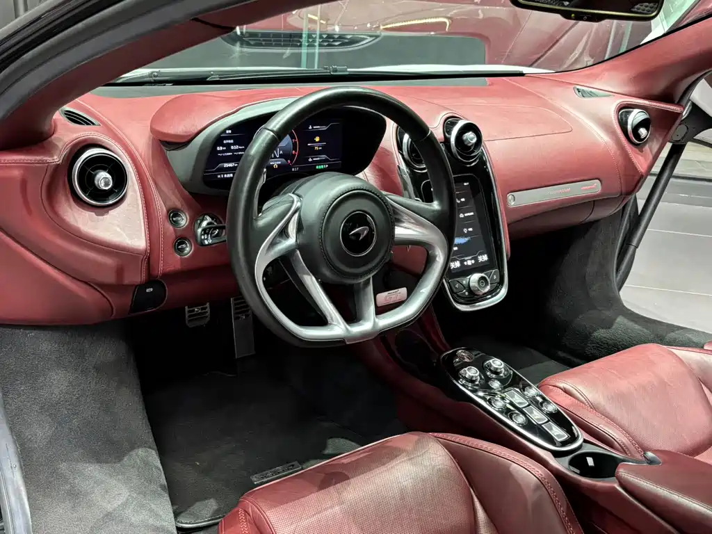 McLaren GT — миниатюра 7