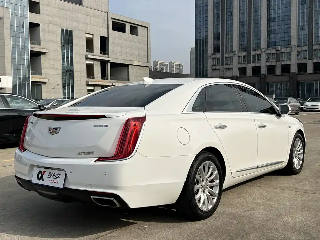 Cadillac XTS — миниатюра 4