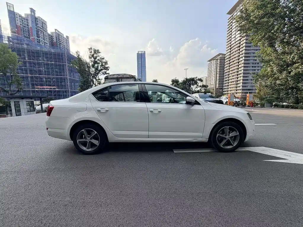 Skoda Octavia — миниатюра 4