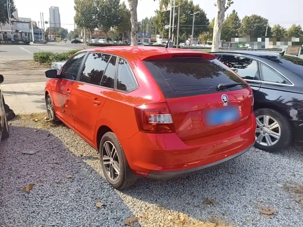 Skoda Rapid Spaceback — миниатюра 5