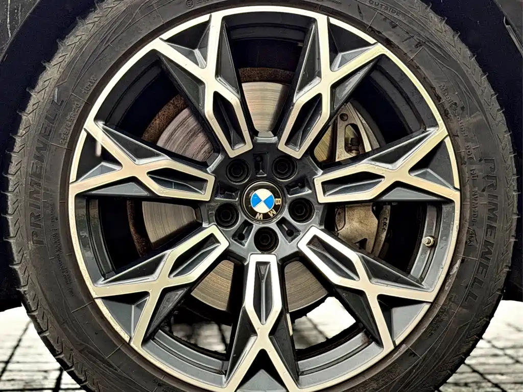 BMW 7 Series — миниатюра 17