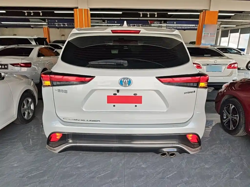 Toyota Crown Kluger — миниатюра 6
