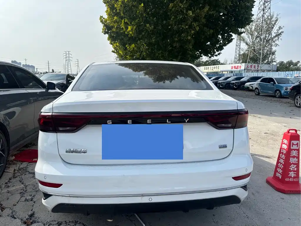 Geely Emgrand — миниатюра 12