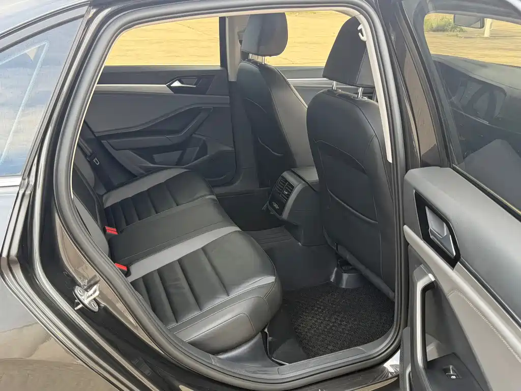 Volkswagen Sagitar — миниатюра 13