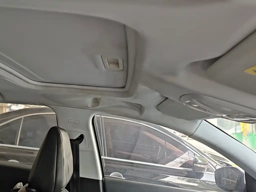 Peugeot 308 — миниатюра 9