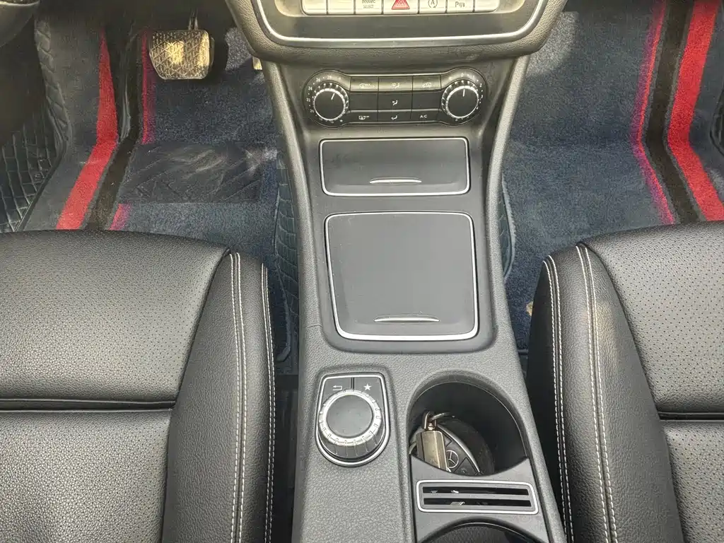 Mercedes-Benz GLA — миниатюра 13