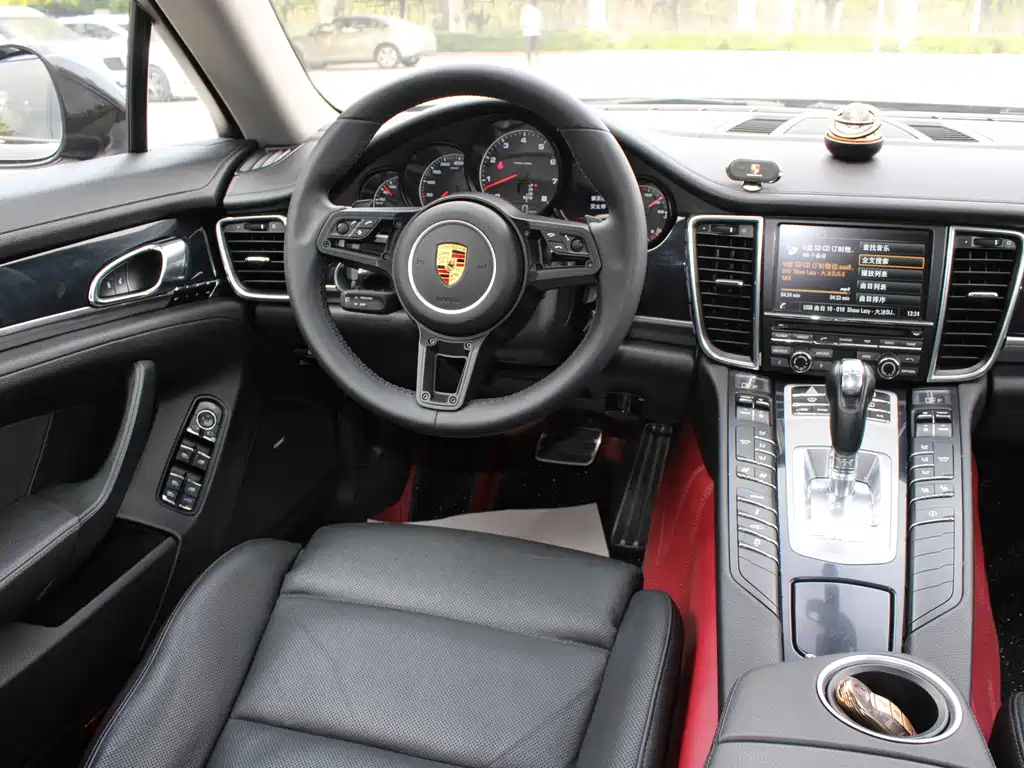 Porsche Panamera — миниатюра 9
