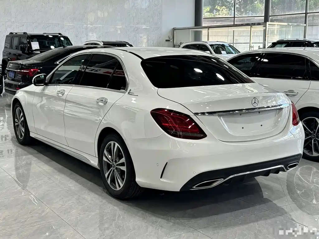 Mercedes-Benz C-Class — миниатюра 6