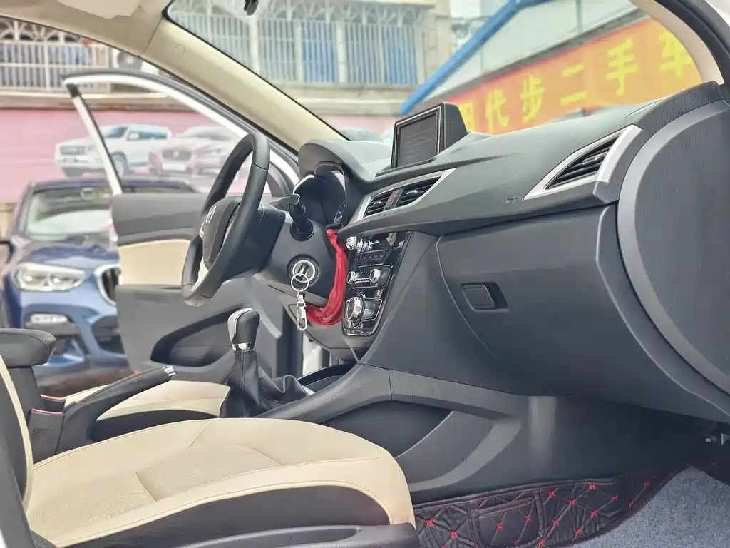 Changan V7 — миниатюра 9