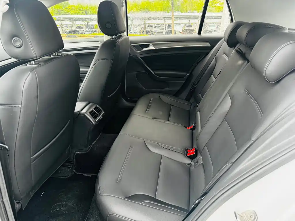 Volkswagen Golf 2016 230TSI AT Comfort