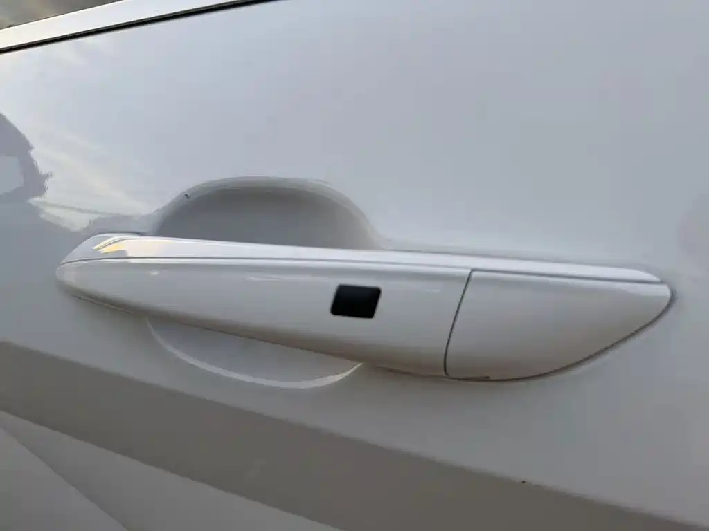 Hyundai Elantra — миниатюра 6