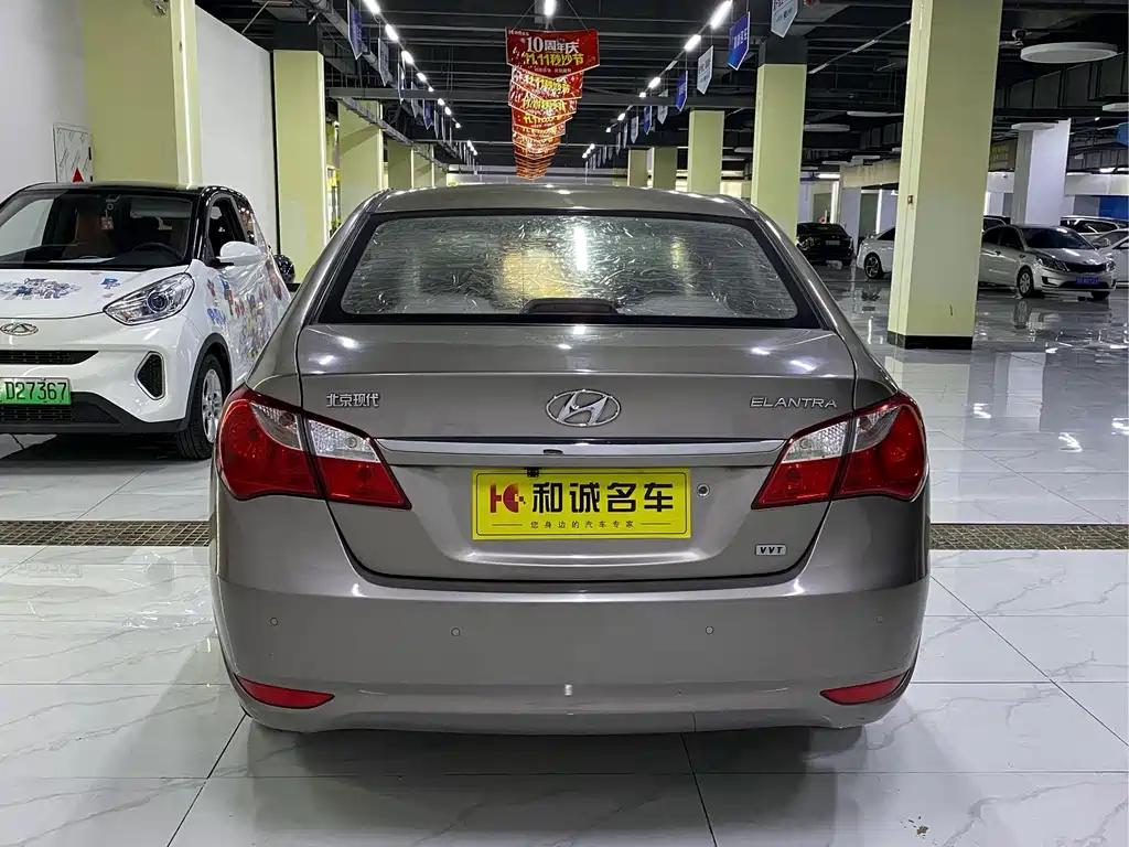 Hyundai Elantra — миниатюра 6