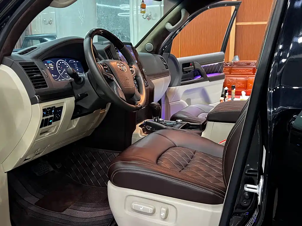 Toyota Land Cruiser — миниатюра 10