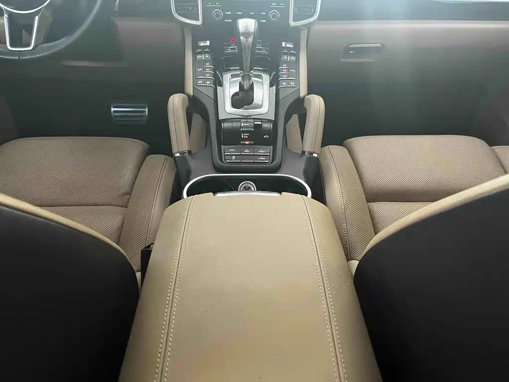 Porsche Cayenne Hybrid — миниатюра 20