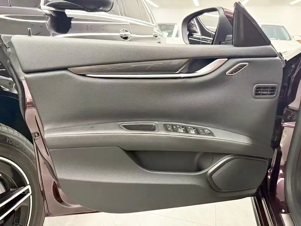 Maserati Ghibli — миниатюра 10