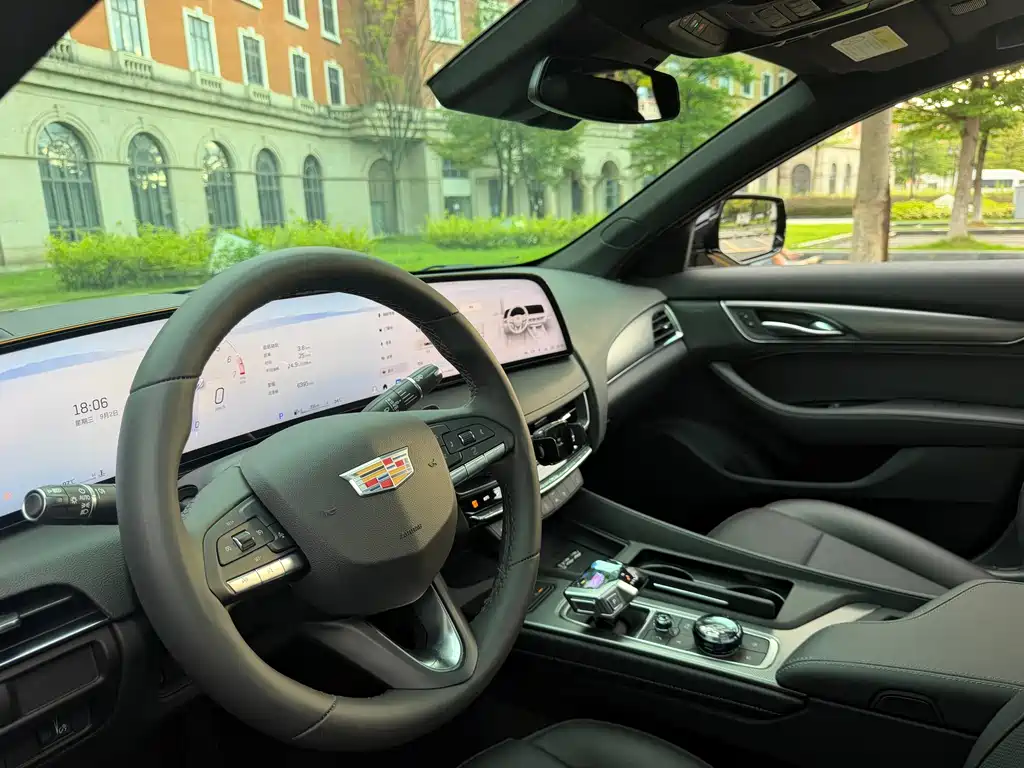 Cadillac CT5 — миниатюра 18