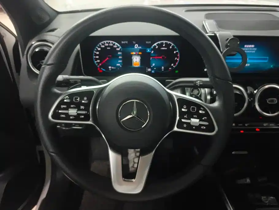 Mercedes-Benz GLB — миниатюра 15