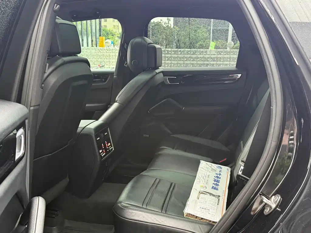 Porsche Cayenne Hybrid — миниатюра 7