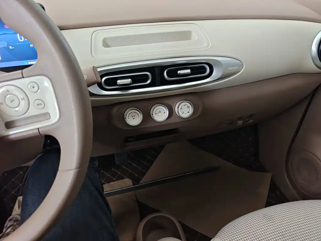 Wuling MINIEV — миниатюра 13
