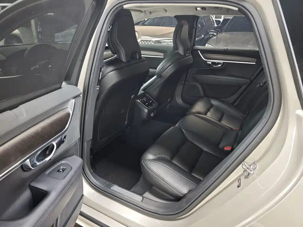 Volvo V90 — миниатюра 12