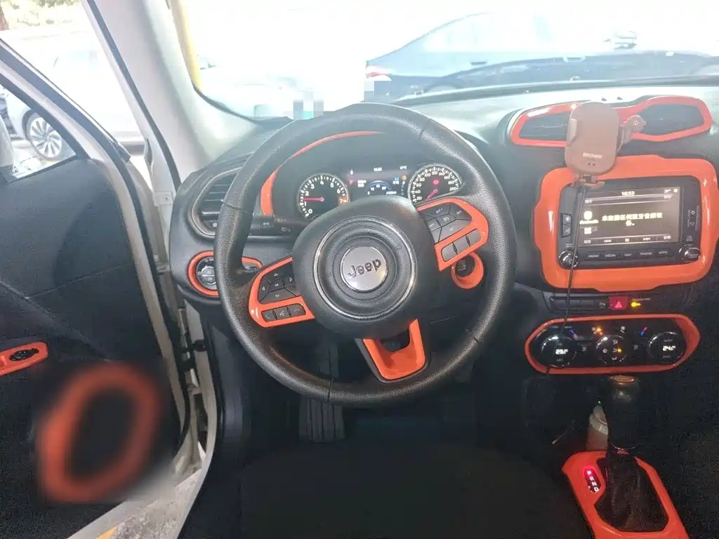 Jeep Renegade — миниатюра 6