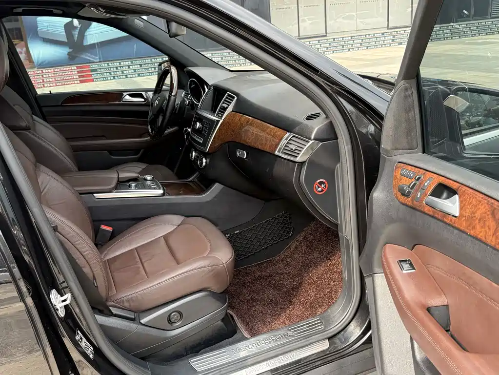 Mercedes-Benz M-Class — миниатюра 8