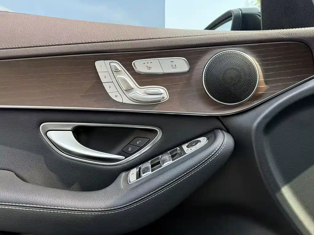 Mercedes-Benz GLC — миниатюра 12