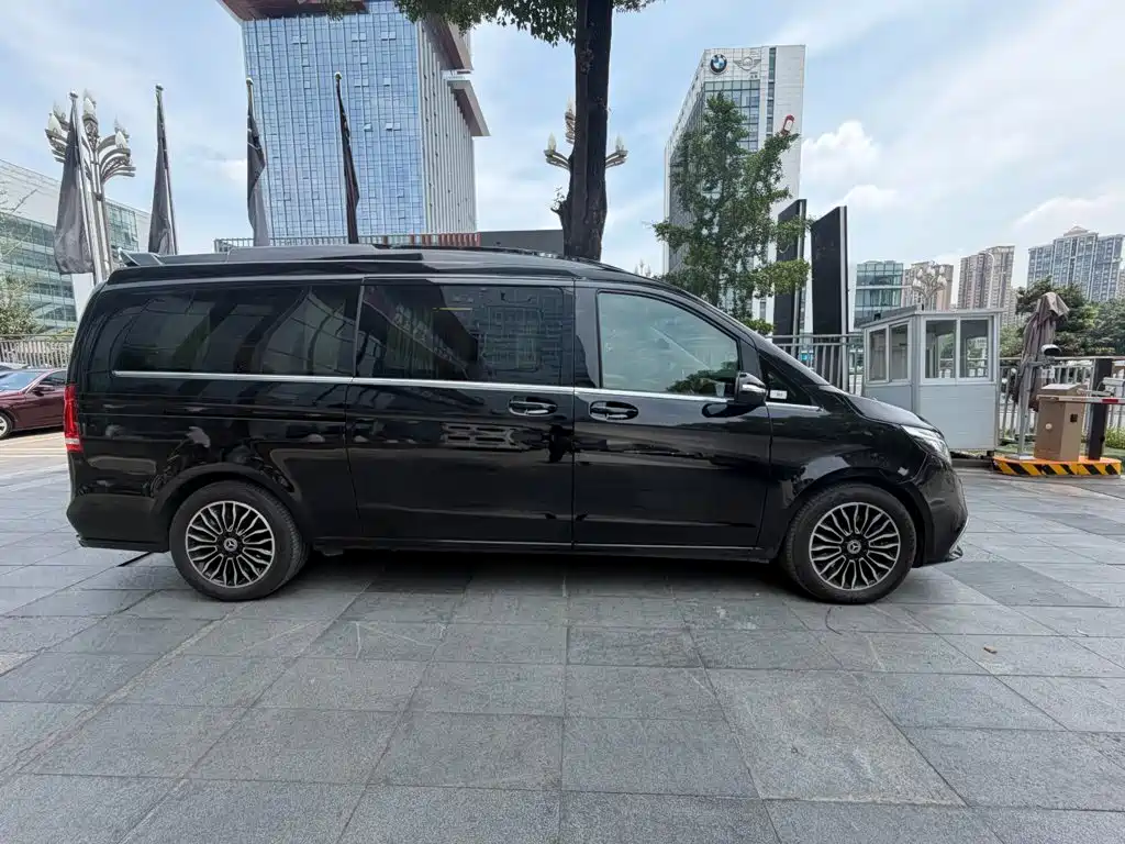 Mercedes-Benz V-Class — миниатюра 17