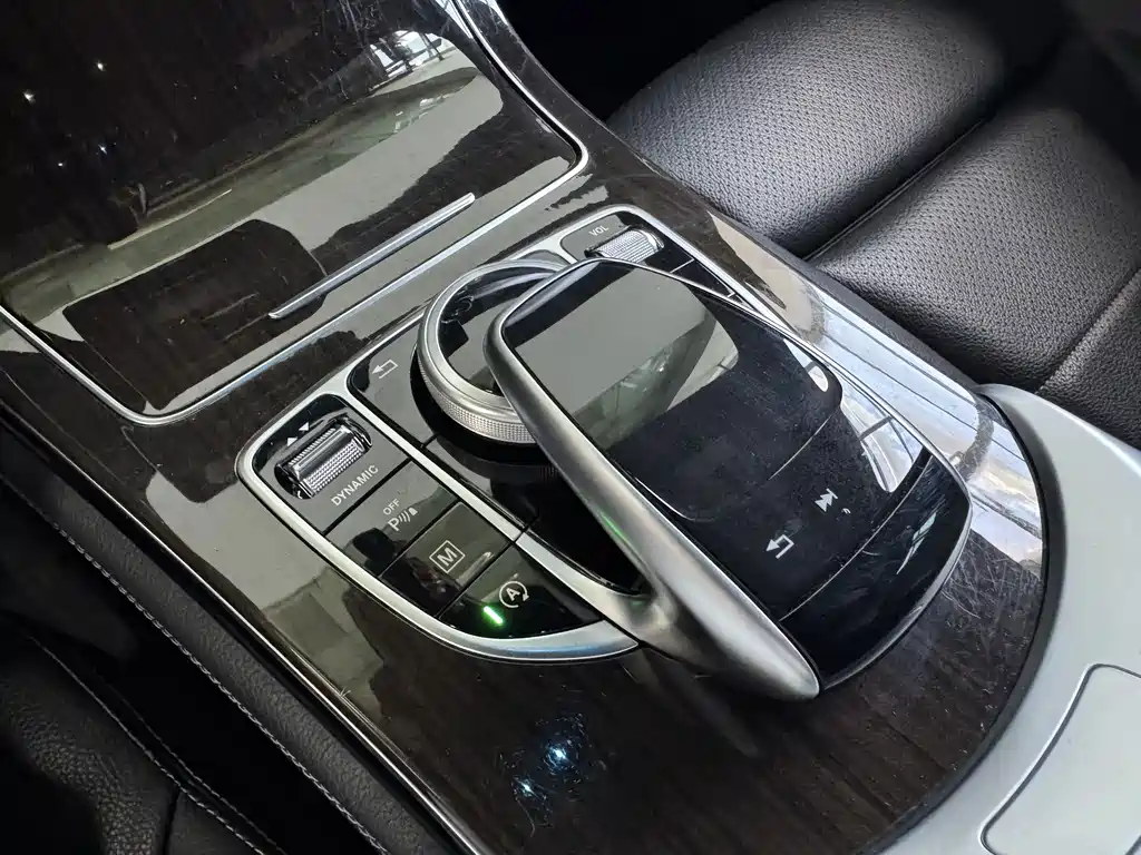 Mercedes-Benz GLC — миниатюра 10