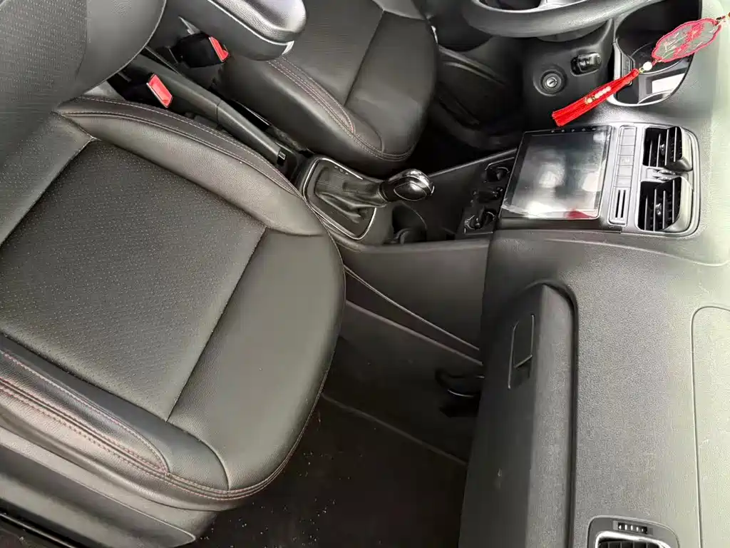Volkswagen Polo 2014 1.6L AT Comfort