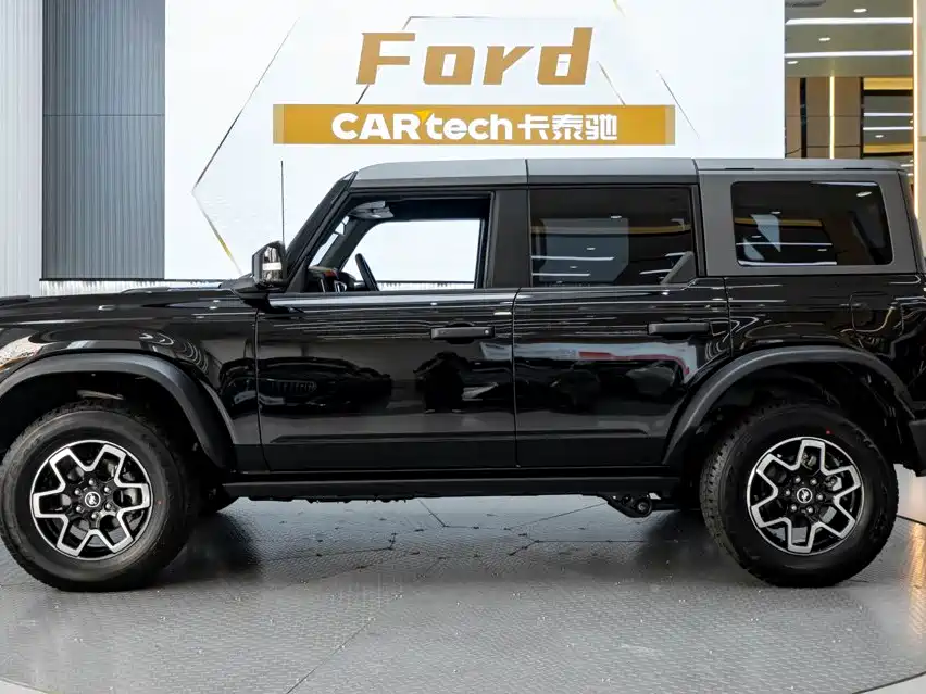 Ford Bronco — миниатюра 3