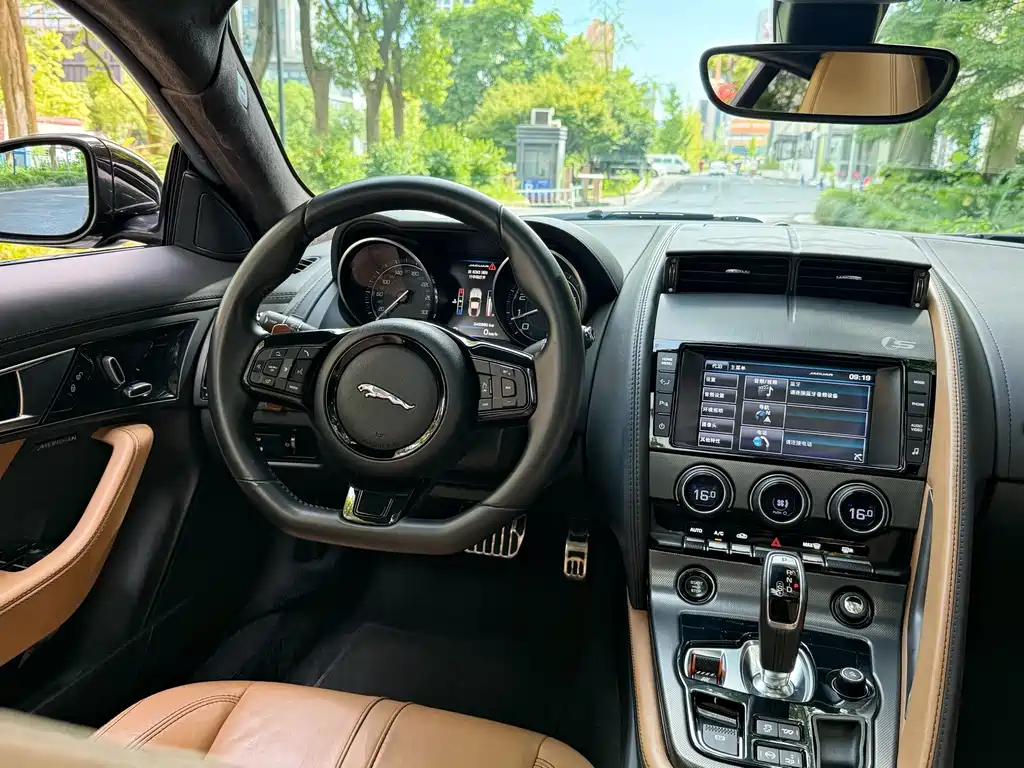 Jaguar F-TYPE — миниатюра 9