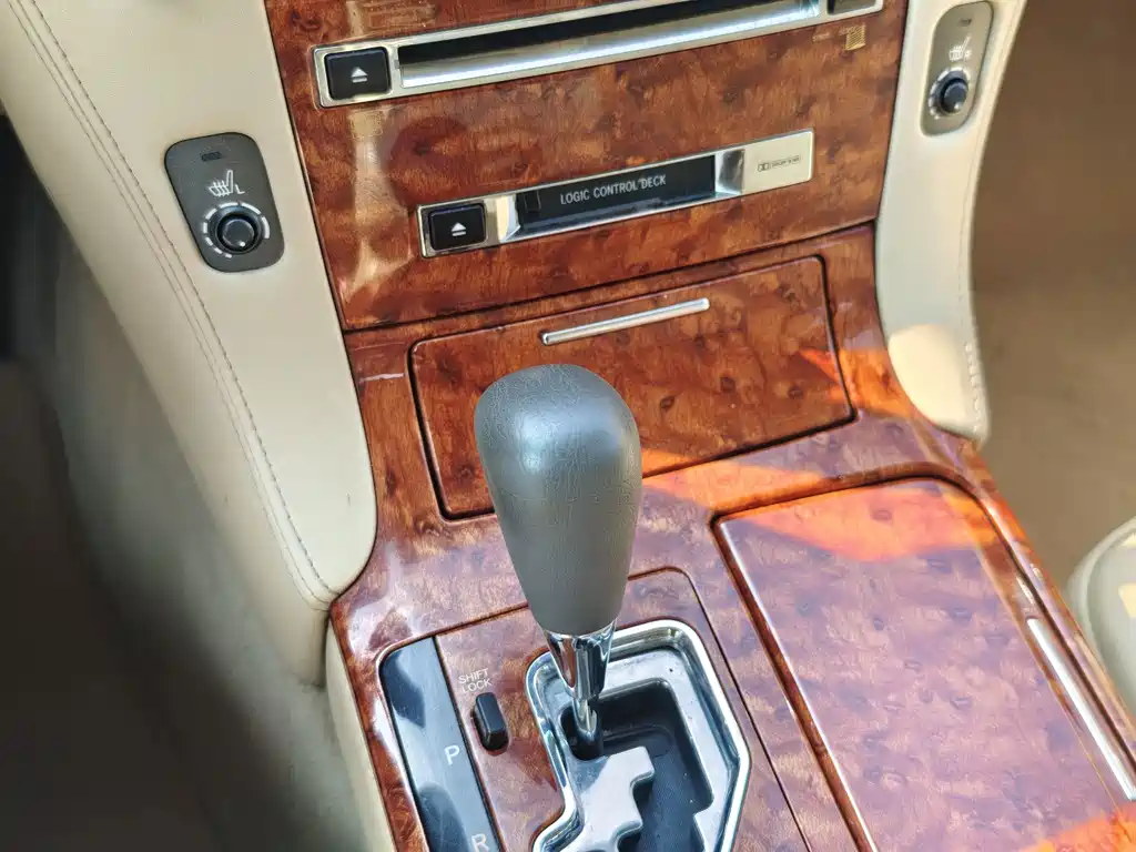 Toyota Crown — миниатюра 16