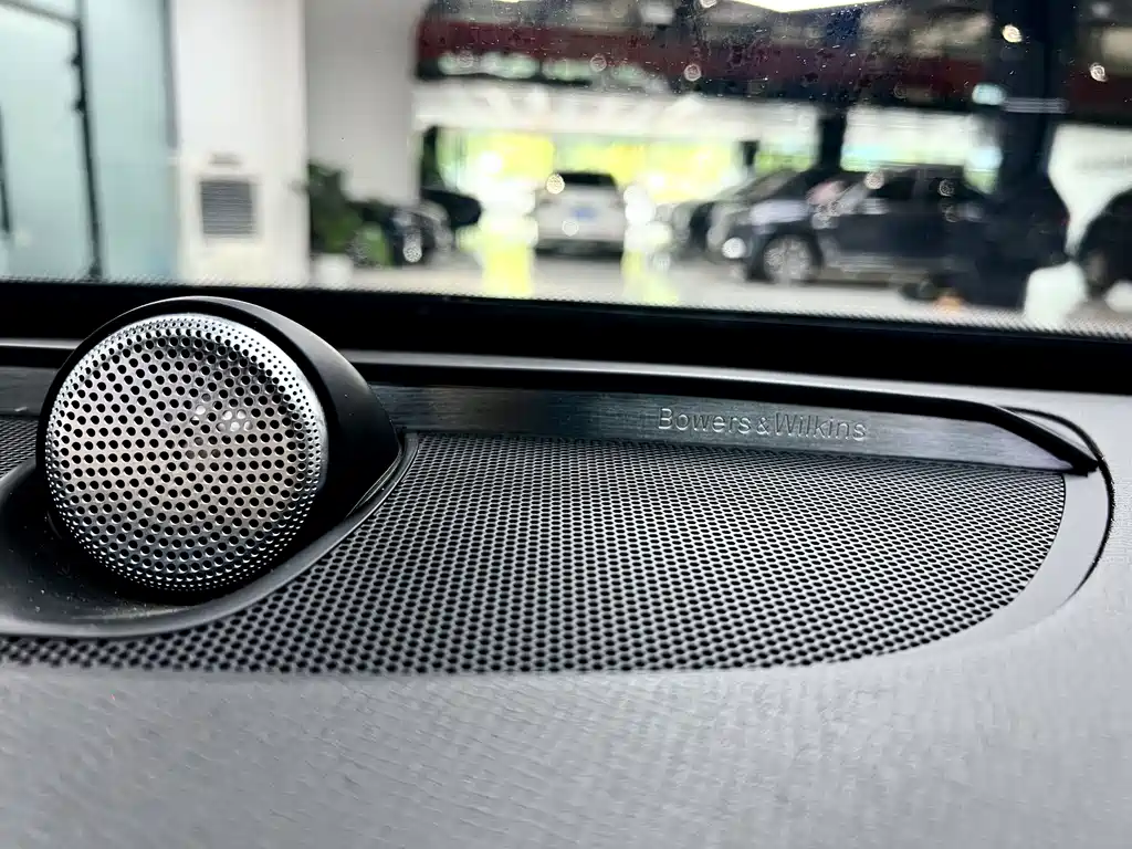 Volvo XC90 — миниатюра 9